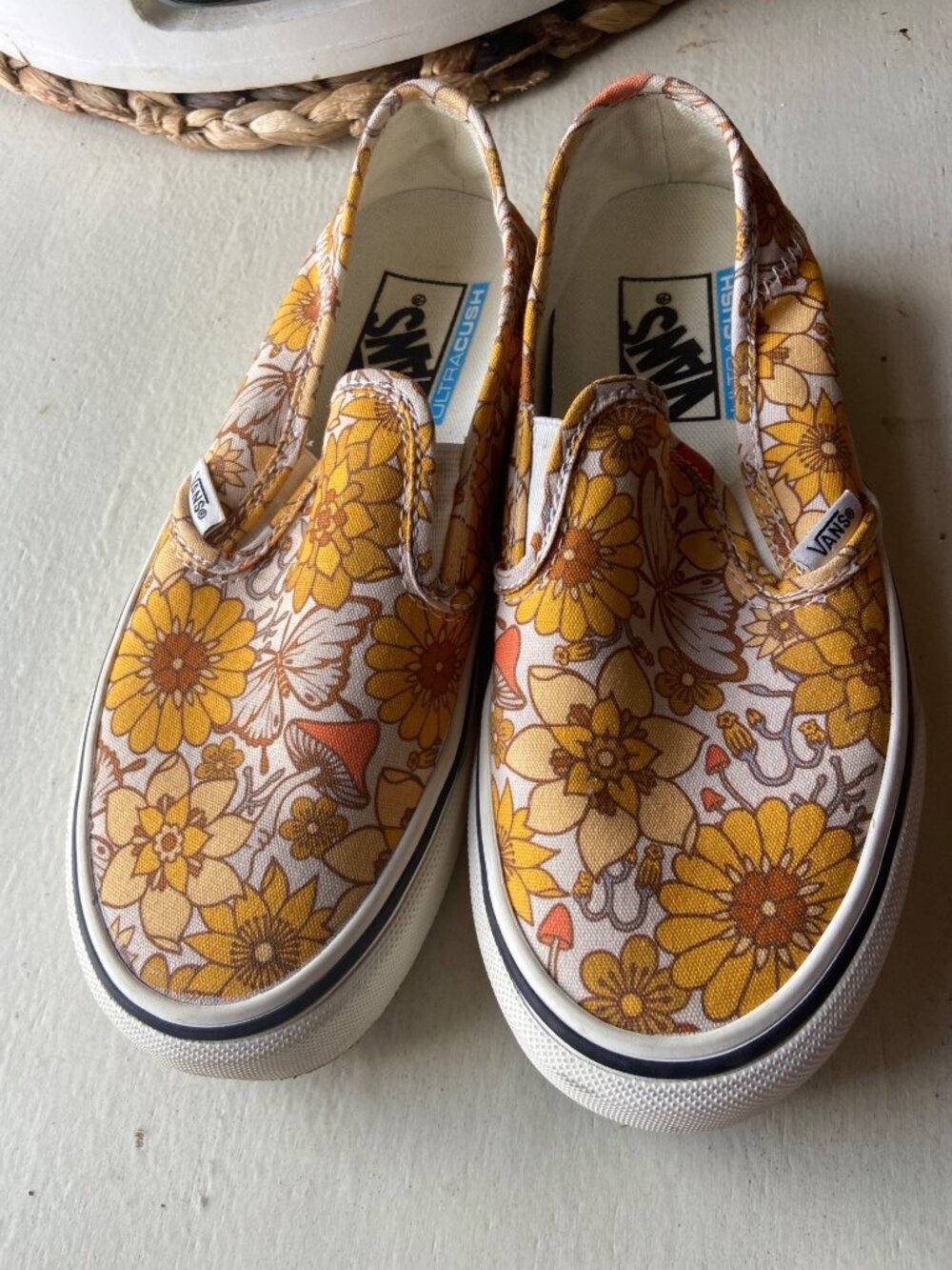 Vans Womens Slip-On Shoes Yellow Floral Print Canvas Size 5 UltraCush Sole